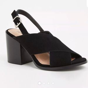 Torrid NWT 10W Genuine Suede Block Sandal